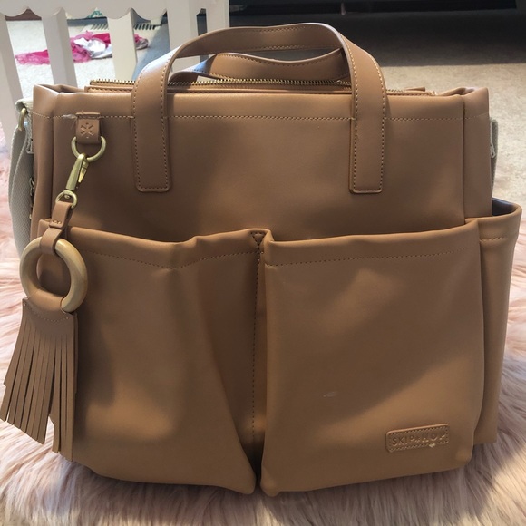 skip hop greenwich simply chic tote